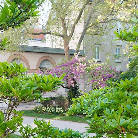 Otel Hotellerie L'enclos Rey *