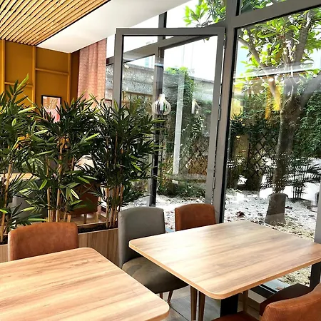 Hotellerie L'enclos Rey Otel *