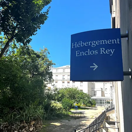 Hôtellerie L'enclos Rey Hotel *