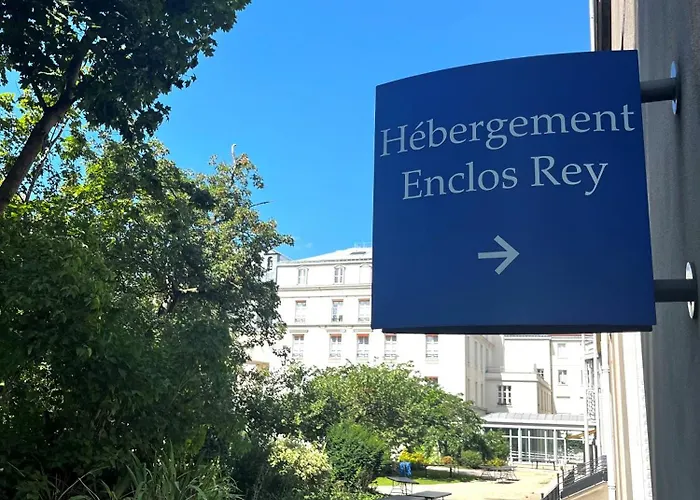 Hotellerie L'enclos Rey Hotel *