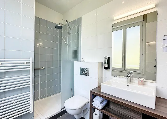 Hotellerie L'enclos Rey Hotel *