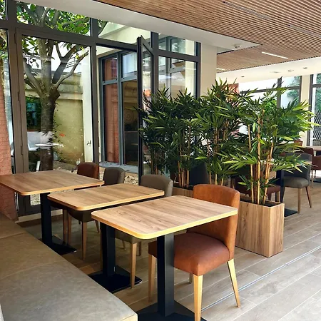 Отель Hotellerie L'enclos Rey Париж